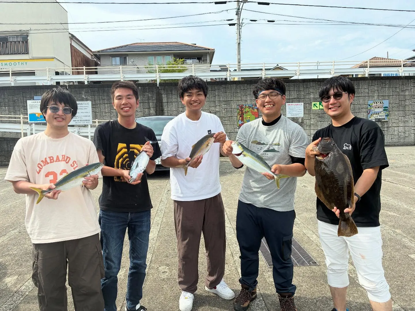 今日はカツオ、キハダ船でしたが、急遽予報が悪くLT五目船で出...